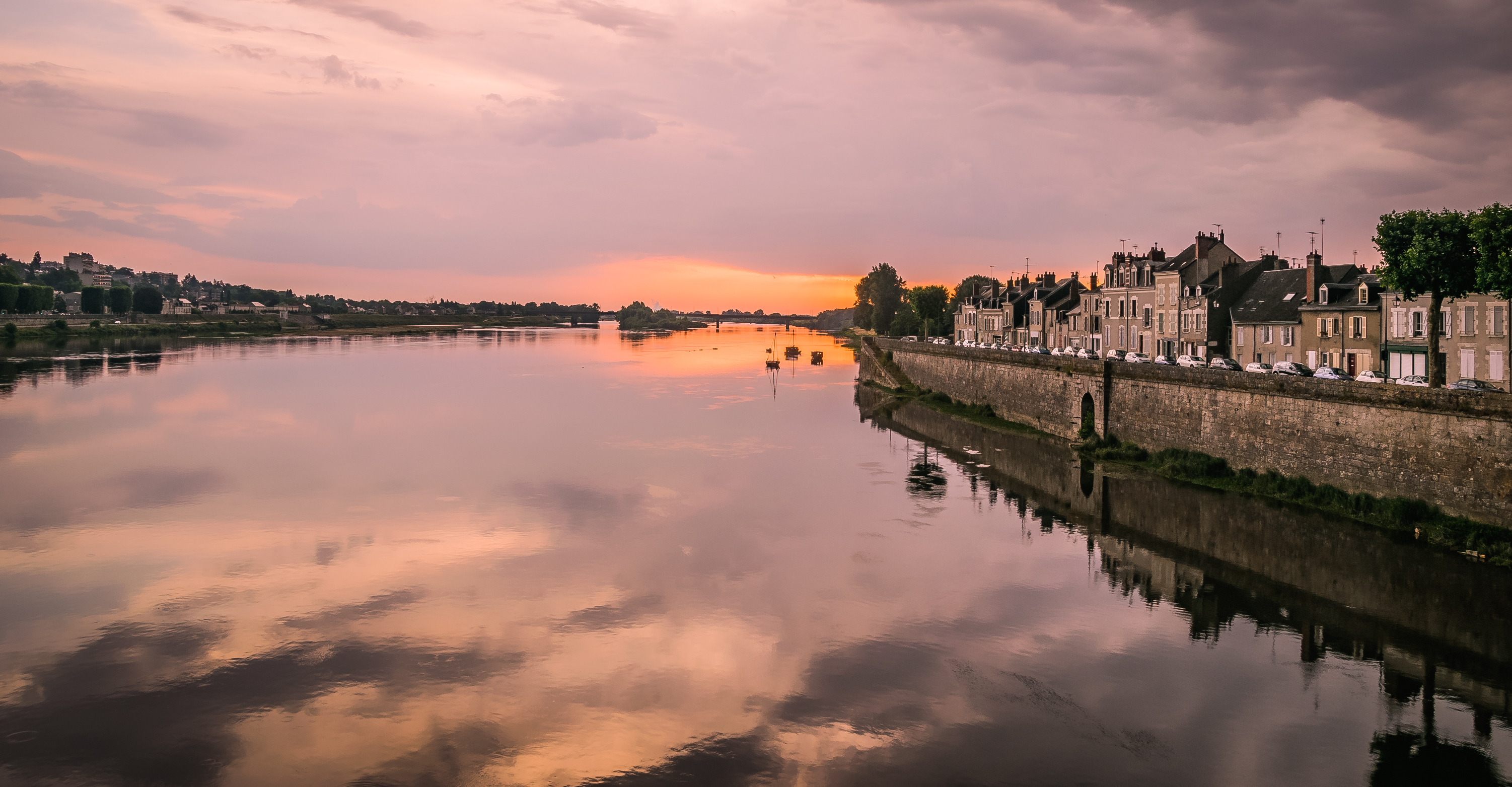 Loire_River_in_Blois_03.jpg